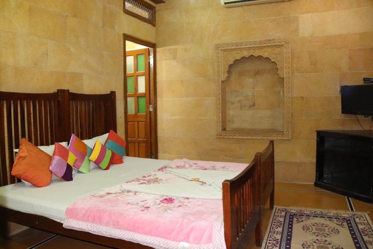 Hotel Pol Haveli Джайсалмер Екстериор снимка