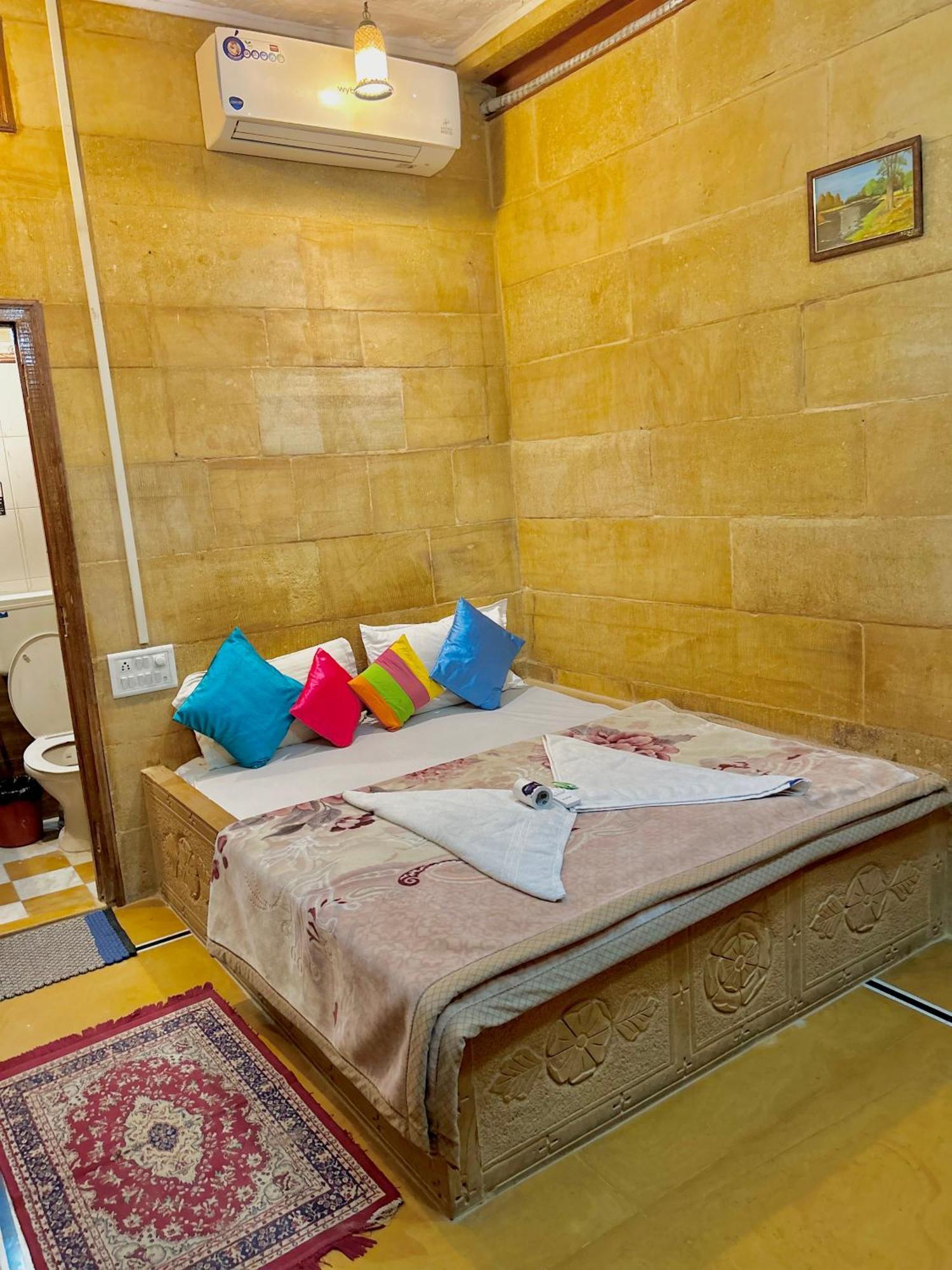 Hotel Pol Haveli Джайсалмер Екстериор снимка