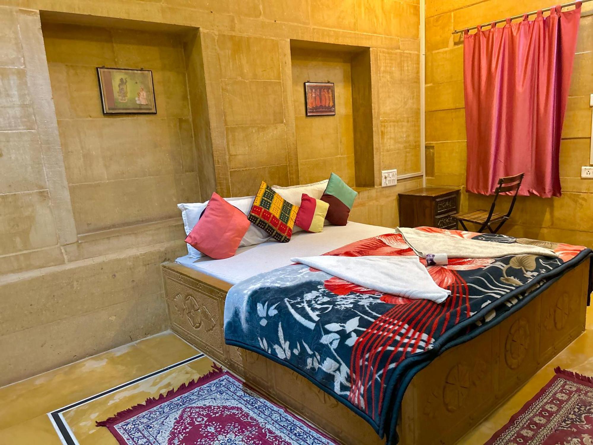 Hotel Pol Haveli Джайсалмер Екстериор снимка