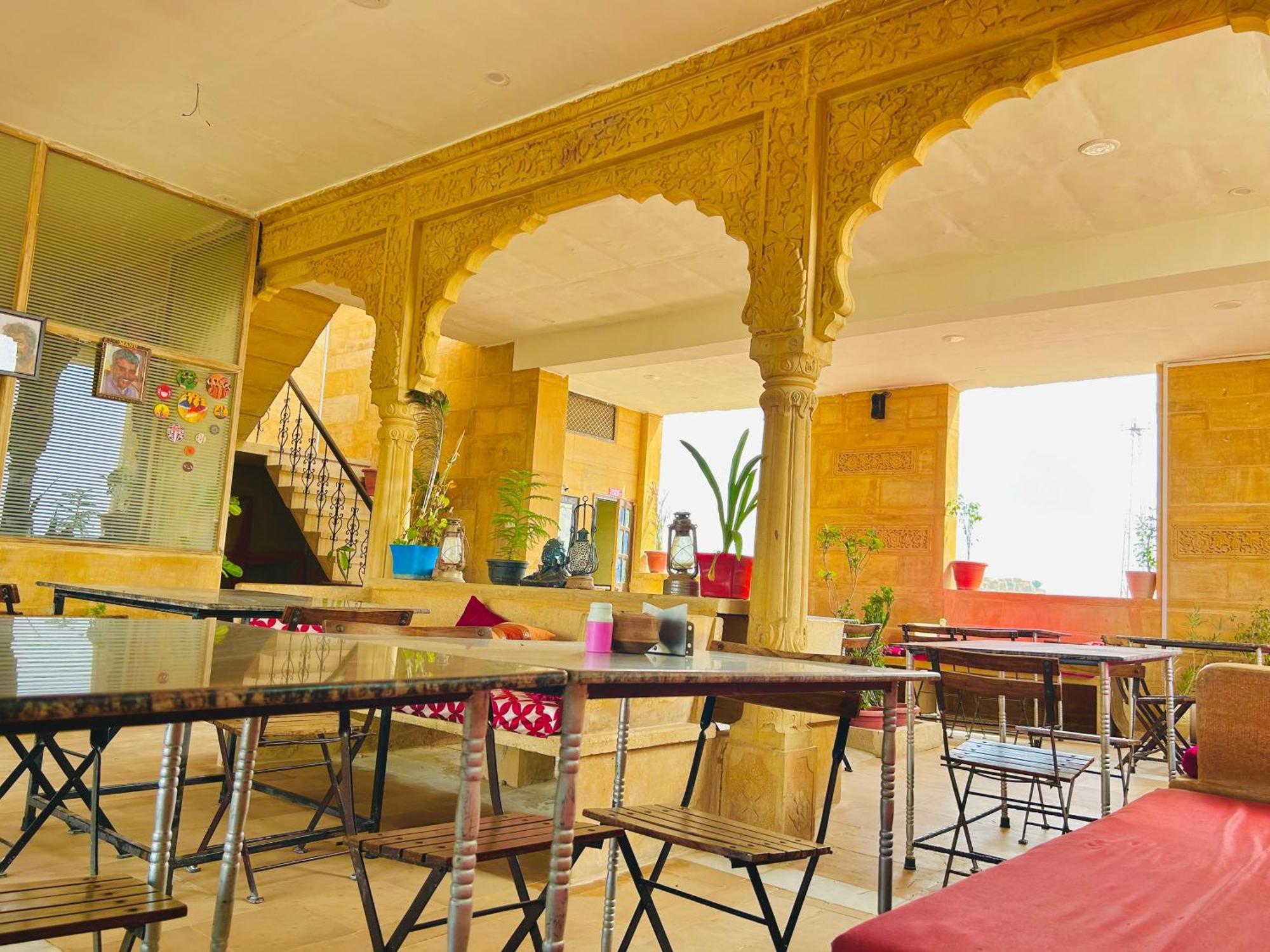 Hotel Pol Haveli Джайсалмер Екстериор снимка