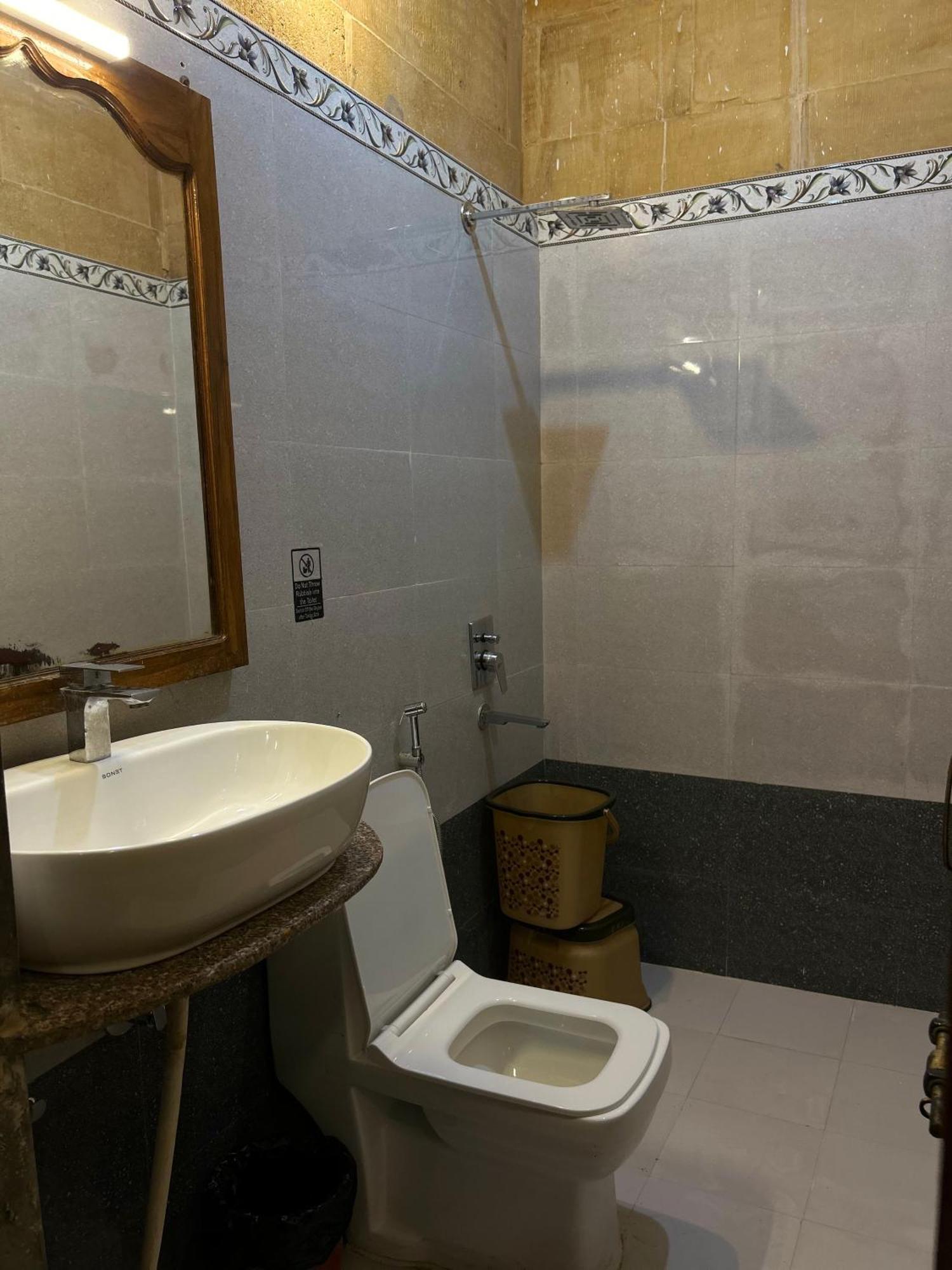 Hotel Pol Haveli Джайсалмер Екстериор снимка