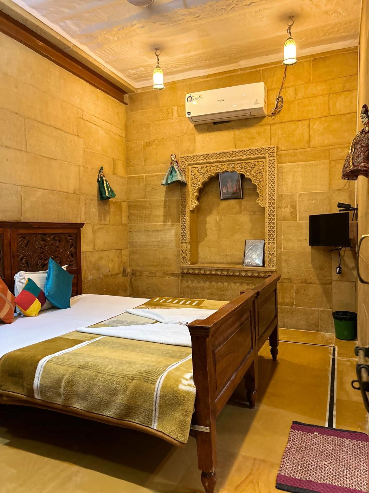 Hotel Pol Haveli Джайсалмер Екстериор снимка