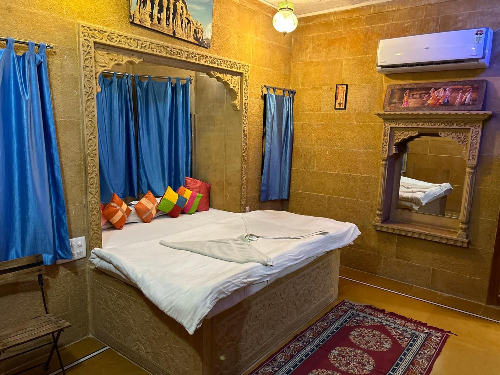 Hotel Pol Haveli Джайсалмер Екстериор снимка