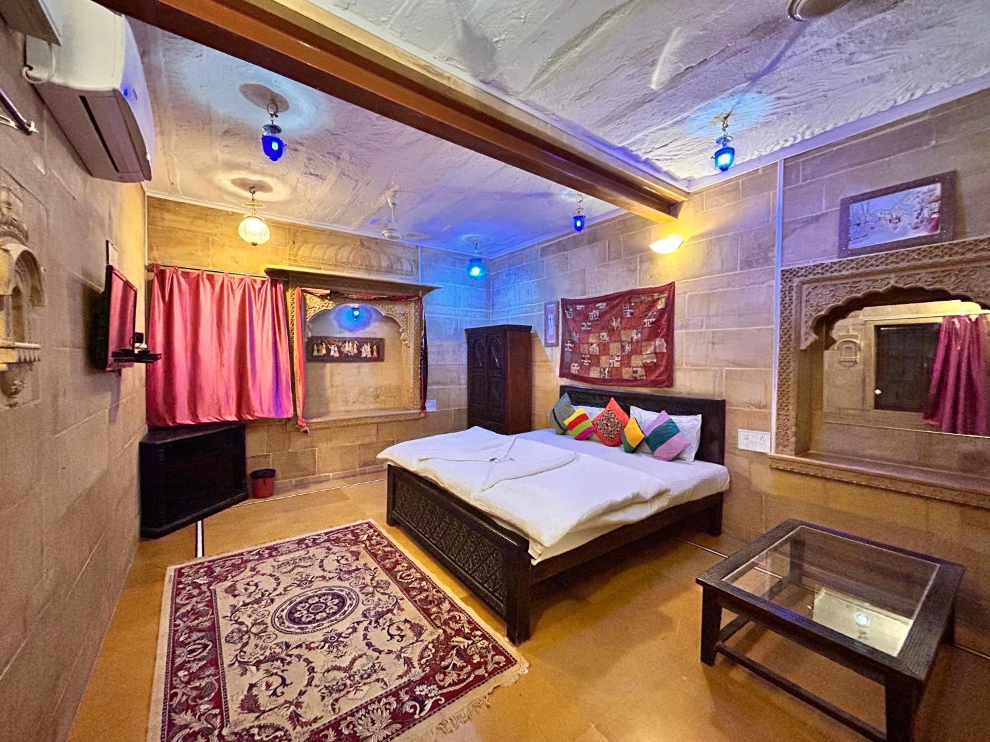Hotel Pol Haveli Джайсалмер Екстериор снимка