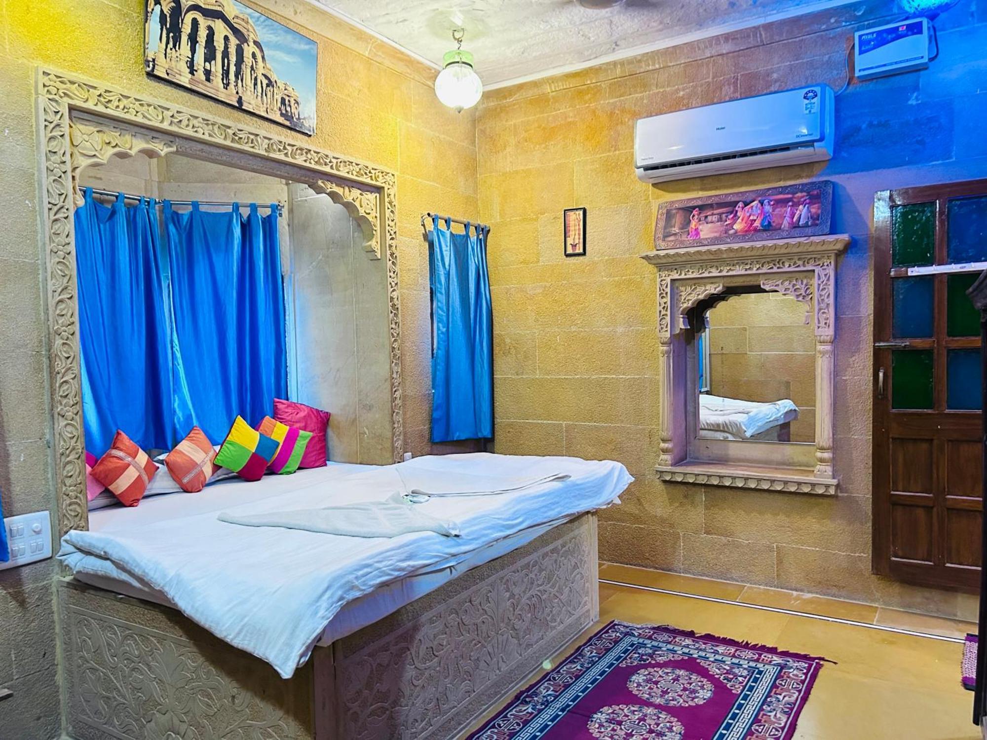 Hotel Pol Haveli Джайсалмер Екстериор снимка
