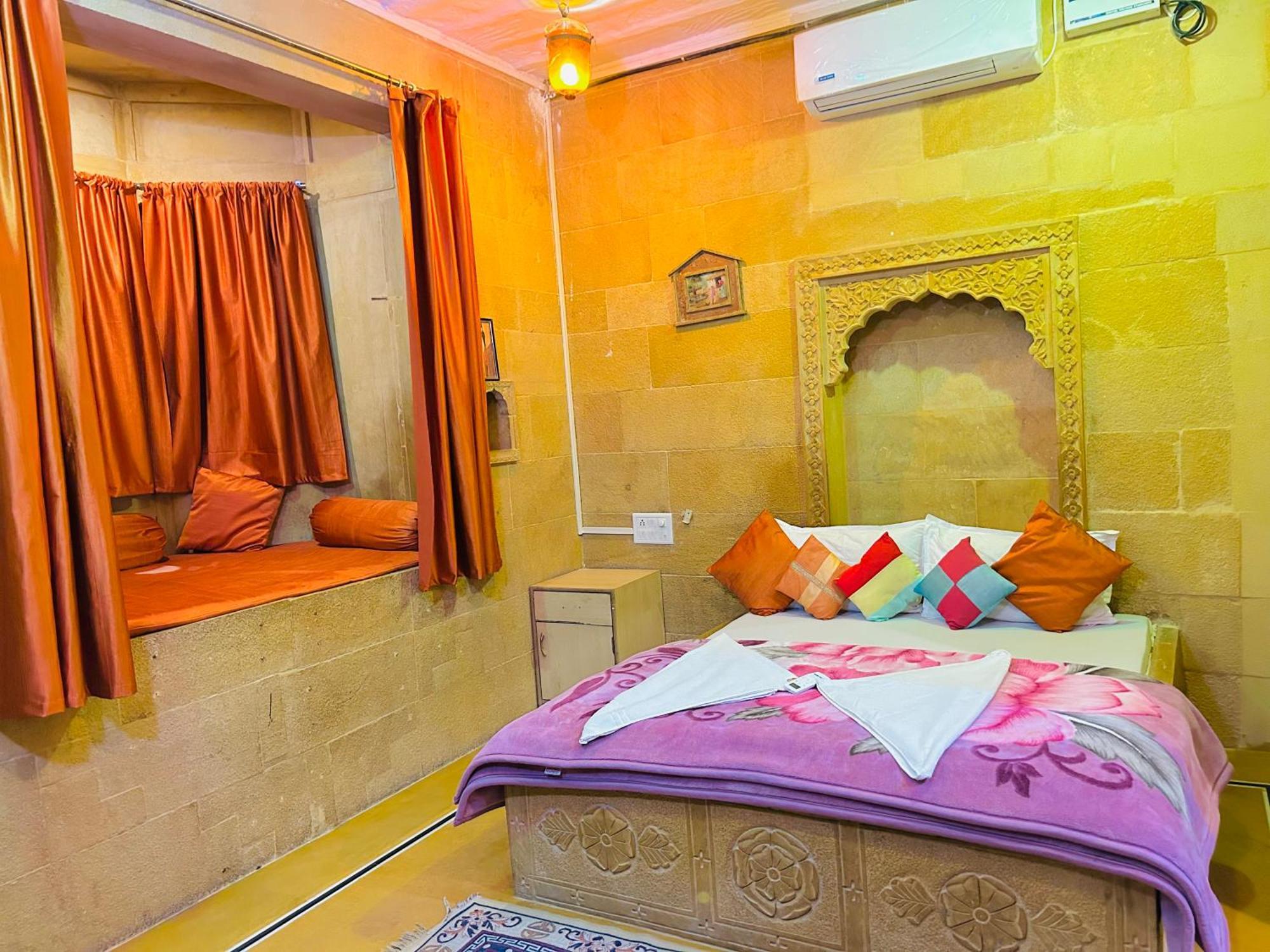 Hotel Pol Haveli Джайсалмер Екстериор снимка