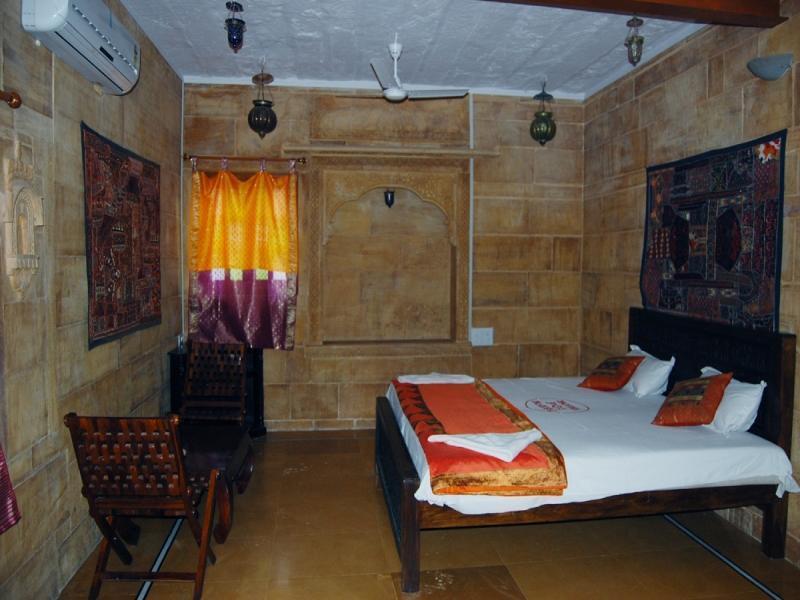 Hotel Pol Haveli Джайсалмер Екстериор снимка