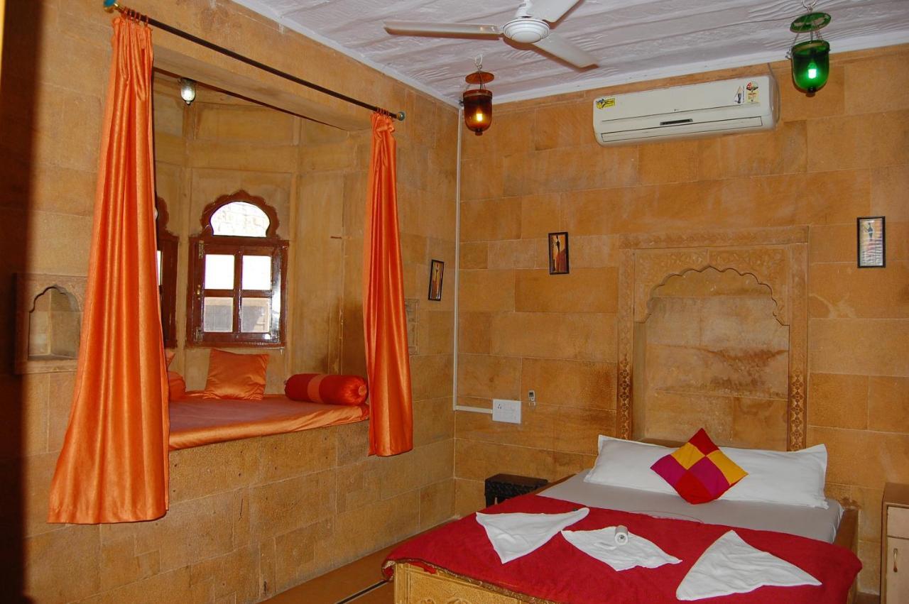 Hotel Pol Haveli Джайсалмер Екстериор снимка